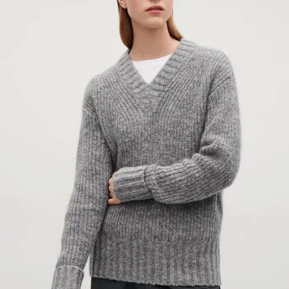 COS Gray V-Neck Women's Sweater Wool/Mohair Small - Picture 2 of 4